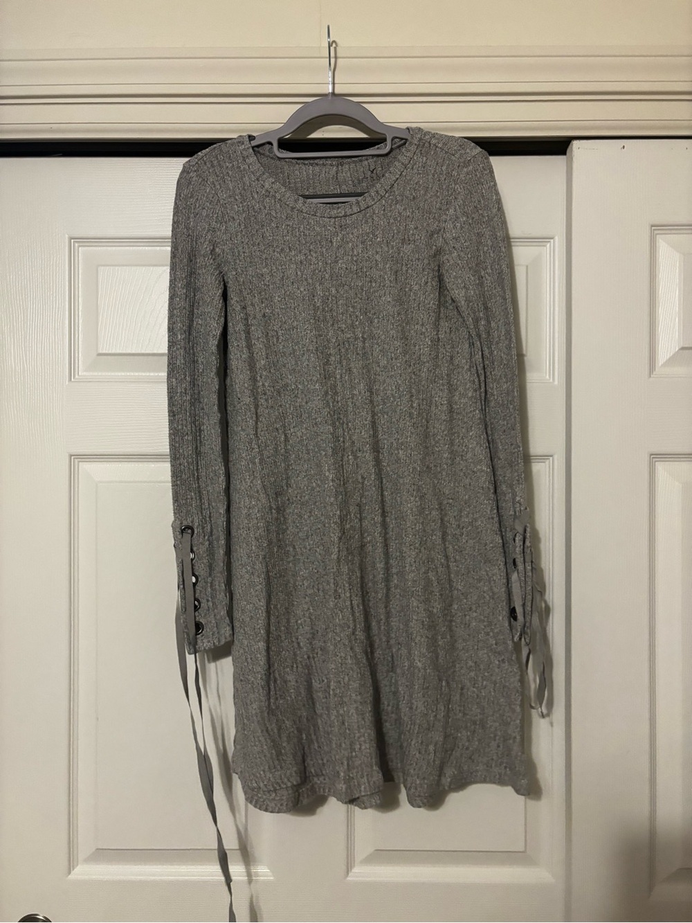 Aeropostale Gray Lace-Up Cuff Knit Long-Sleeve Dress